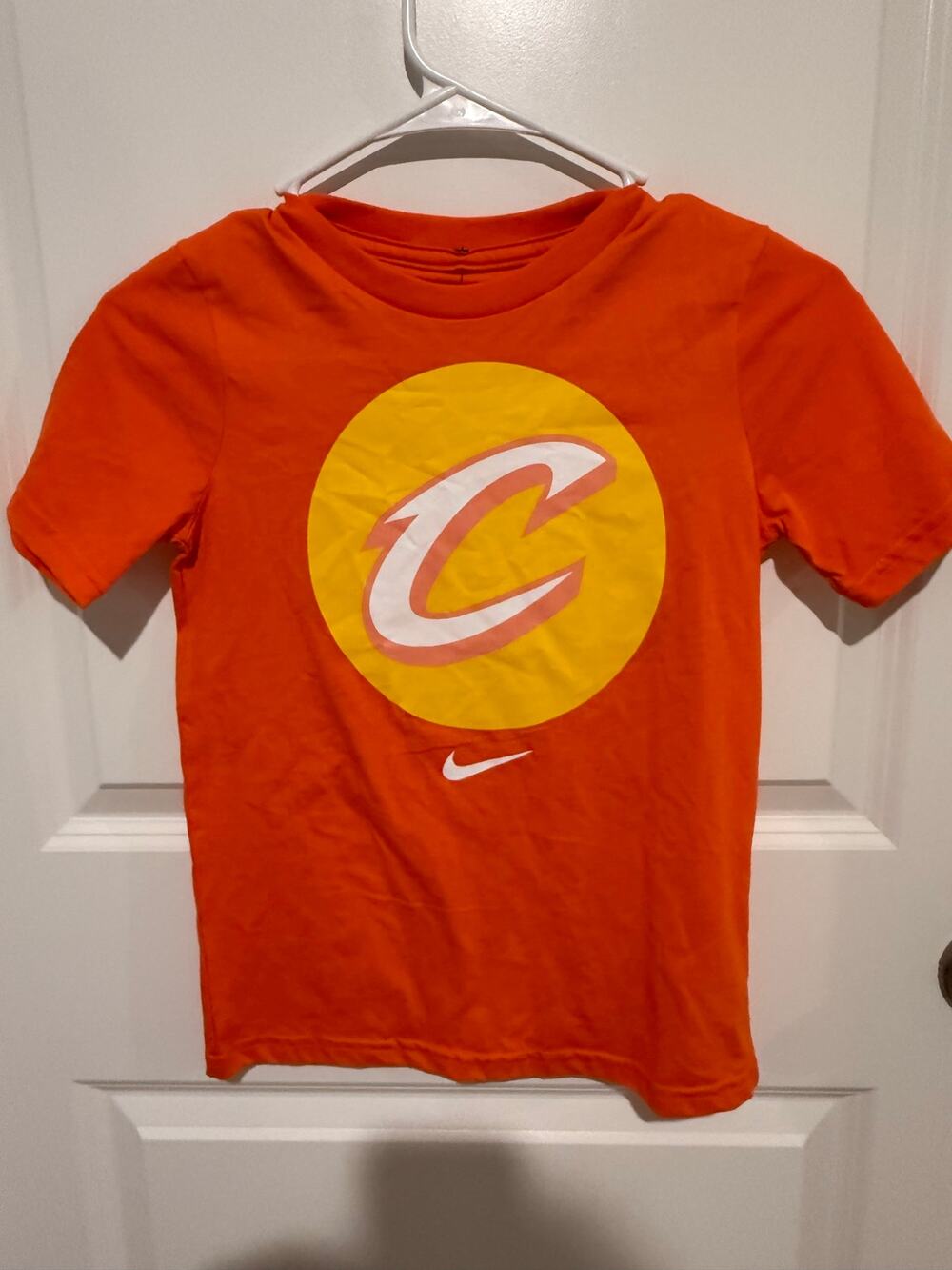 Nike Cleveland Cavaliers Youth S (8) Orange NBA Logo T-Shirt NWT
